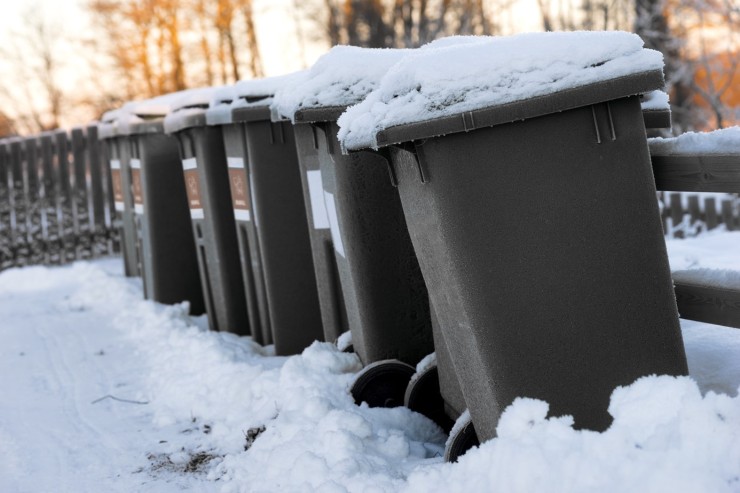 Biotonnen im Schnee Biotonnen im Schnee